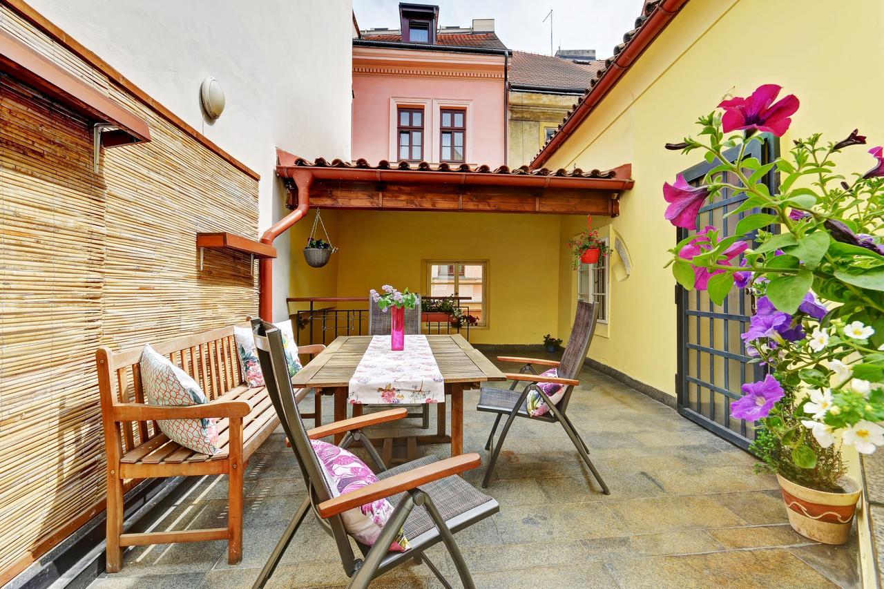 Historic Centre Apartments VII Praha Bagian luar foto