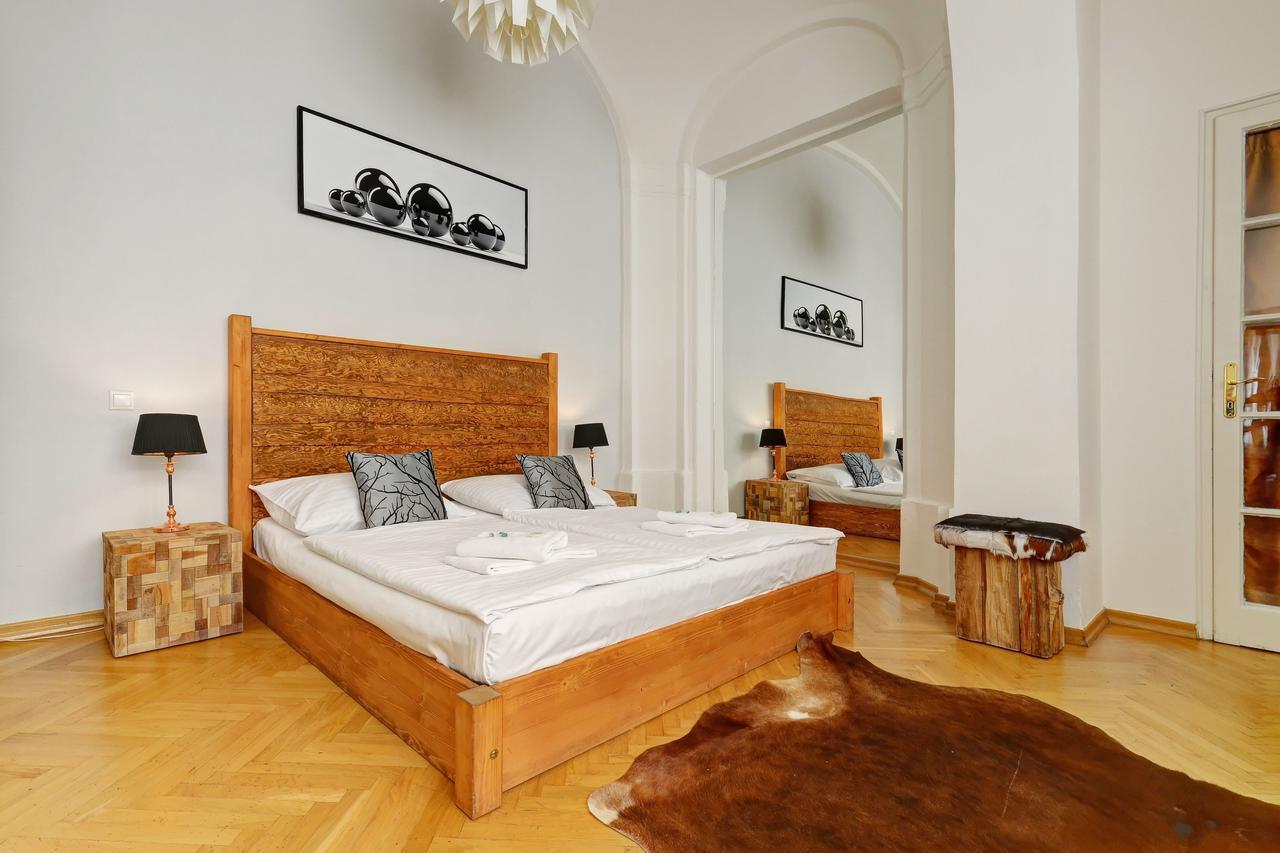 Historic Centre Apartments VII Praha Bagian luar foto